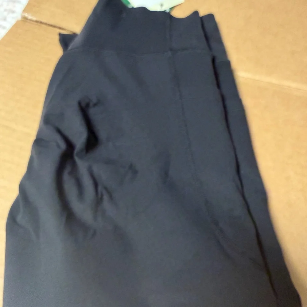 HALARA Black Leggings - Picture 3 of 10